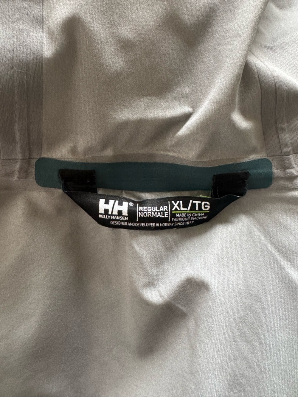 Helly Hansen Women's Teal Waterproof Hooded Jacket - Picture 5 of 5